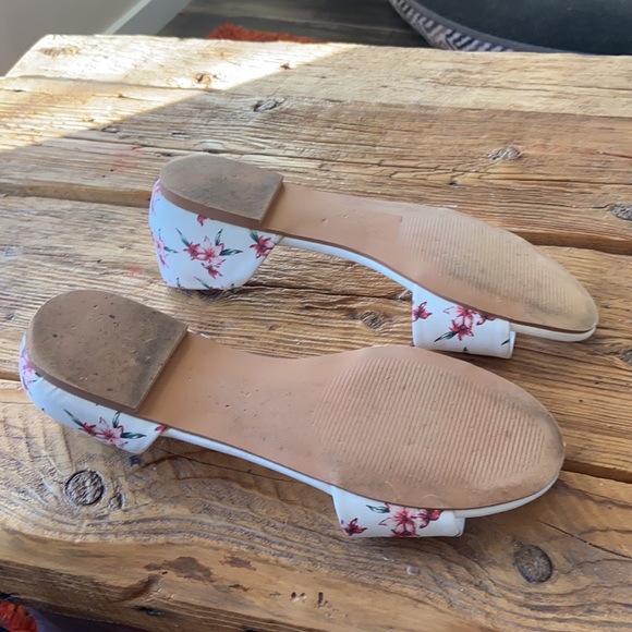 Guess sandles - Picture 4 of 4